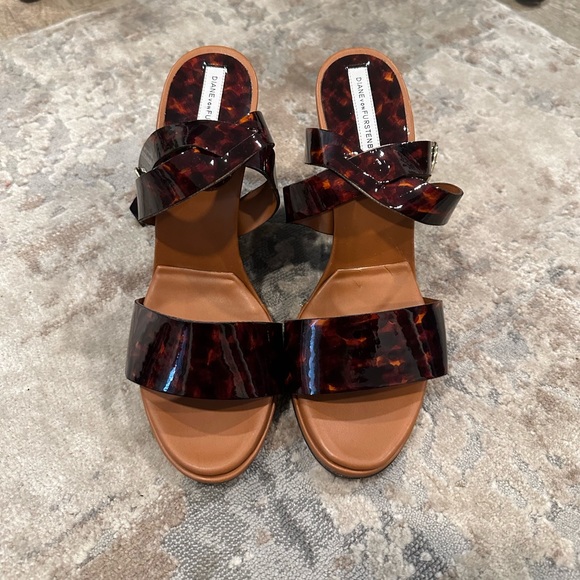 DVF Diane von Furstenberg Wilma Tortoise wedge size 7B made in Italy - Picture 2 of 7